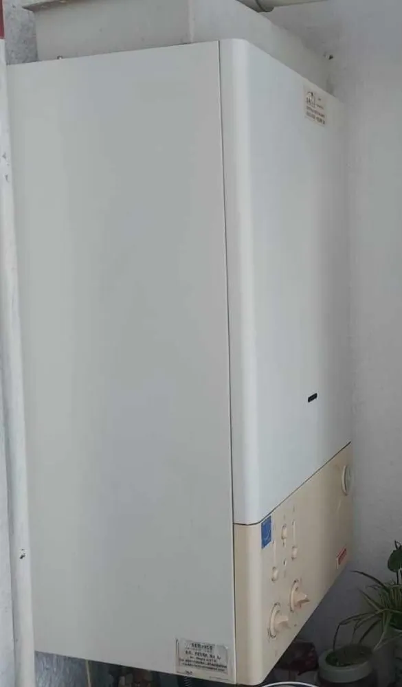 BRASADAS vinde ap 2 cam etaj 4/4 in Carpați 1.