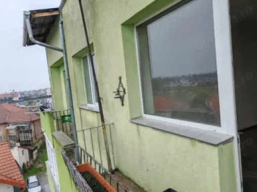 BRASADAS vinde ap cu 3 cam etaj 4/4 pe Drumul Botizului