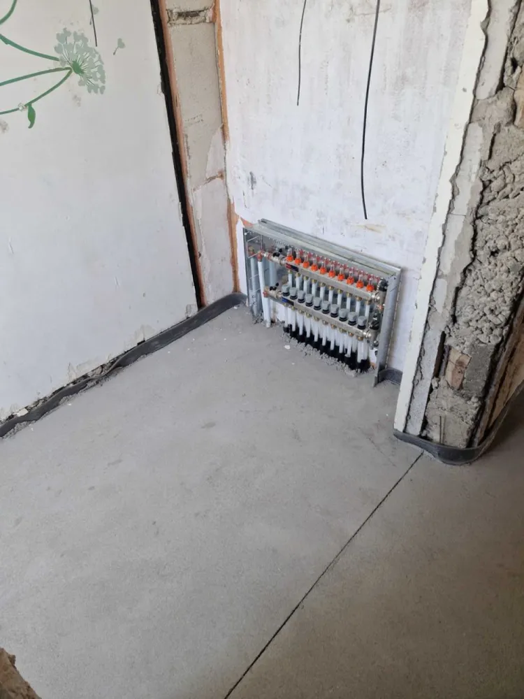 BRASADAS vinde ap 3 cam etaj 4/10 pe Calea Traian. - Agenția imobiliara BRASADAS vinde apartament cu 3 camere pe Calea Traian la etaju 4 din 10. Incalzire in partosea si instalati noi. Pentru mai multe oferte accesați www.brasadas.com.