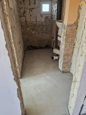 BRASADAS vinde ap 3 cam etaj 4/10 pe Calea Traian.