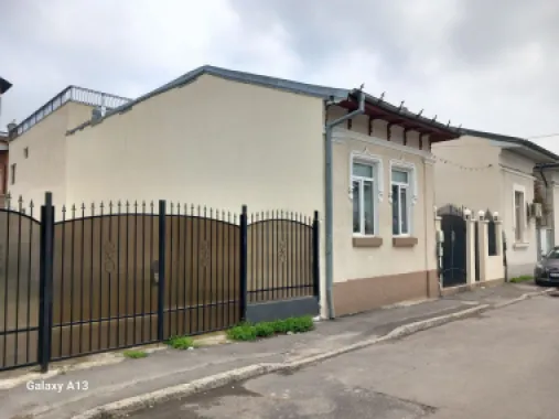 BRASADAS vinde casa curte comuna 3 cam 77mp HALA TRAIAN