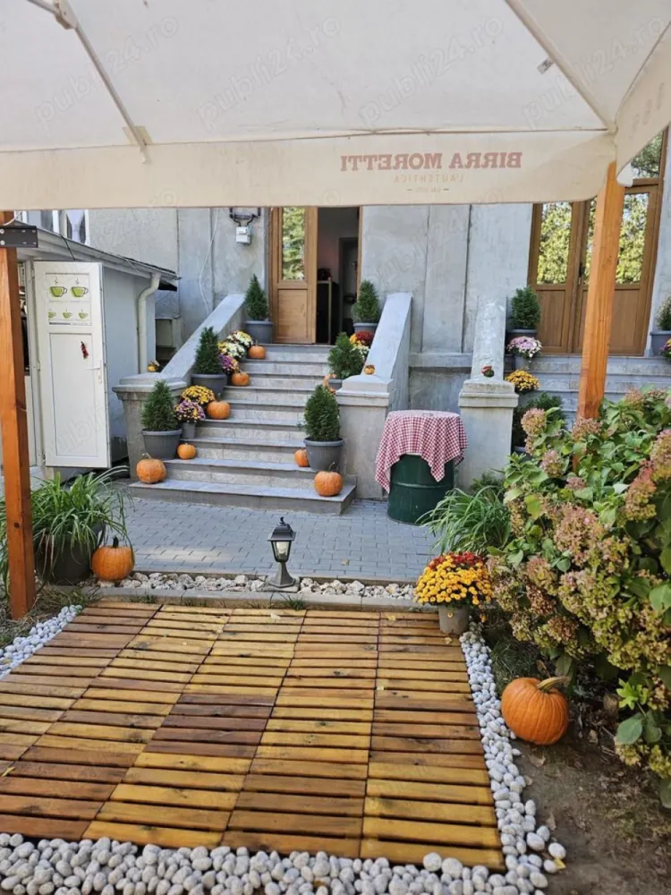 BRASADAS închiriază Restaurant zona CENTRALA. - Agenția imobiliara BRASADAS închiriază Restaurant cu capacitate de 60 de locuri, ideal pentru cine și evenimente speciale Terasă spațioasă pentru relaxare în aer liber Wi-Fi gratuit și TV prin cablu Aer condiționat în fiecare cameră Bucătărie complet utilată pentru mese rapide și gustări Pentru mai multe oferte accesați www.brasadas.com