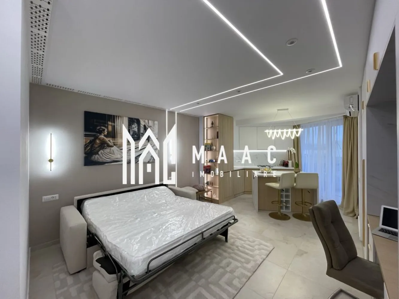 Garsonieră | 35MPU | 2 locuri de parcare | Doamna Stanca - MAAC Imobiliare vă propune spre inchiriere o garsonieră elegantă, complet mobilată și utilată, situată în prestigiosul complex rezidențial Evolution Apartments – un ansamblu modern, sigur și liniștit, ideal pentru locuire sau investiție. Detalii proprietate: Suprafață utilă: 35 mp Terasă: 5,42 mp, placată cu gresie Etaj: 1 Parcare: 2 locuri private, fiecare dotat cu blocator Boxă: 5 mp Finisaje și dotări premium: Încălzire în pardoseală cu centrală termică proprie Tâmplărie cu geam tripan (3 foi de sticlă) Aparat de aer condiționat Ușă Porta Doors Hide, design modern Gresie, faianță și obiecte sanitare de calitate superioară Electrocasnice incluse: Smart TV 165 cm Combina frigorifică Cuptor electric și plită încorporate Cuptor cu microunde Mașină de spălat vase Mașină de spălat haine cu uscător Chiuvetă dublă în baie Mobilier și confort: Mobilier de lux realizat la comandă Multiple spații de depozitare integrate Canapea Mimosa Pentru mai multe detalii sau pentru a programa o vizionare, vă rugăm să ne contactați. Specificați ID-ul CP2781215. }}