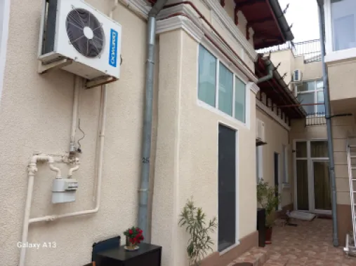 BRASADAS vinde casa curte comuna 3 cam 77mp HALA TRAIAN