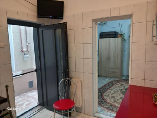 BRASADAS vinde casa curte comuna 3 cam 77mp HALA TRAIAN