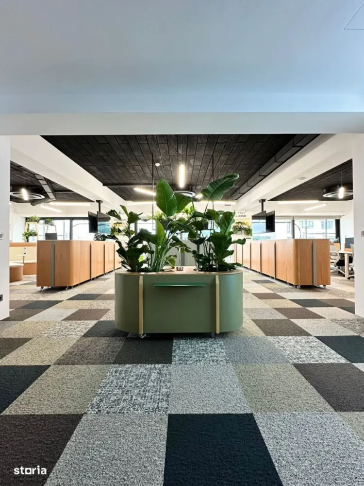 BRASADAS închiriază Office in imobil ultramodern, Unirii - Agenția imobiliara BRASADAS închiriază penthouse pentru office, open space, modern, luminos, in cladire noua, clasa superioara de confort. Sistem de ventilatie naturala, independent de restul cladirii. Incalzire in pardoseala. Contorizare separata a consumului de energie si apa. Sistem de control acces. Pretul include mentenanta spatiilor comune. Chiriasul va mai achita doar consumul propriu de energie electrica, apa, contorizate individual respectiv, salubritate. Zona ultracentrala in apropierea celui mai important nod al mijloacelor de transport in comun din Bucuresti (Piata Unirii) si in vecinatatea celor mai importante zone de interes public (Tribunalul Bucuresti, Biblioteca Centrala, centrul comercial Unirea, centrul istoric al Bucurestiului, Palatul Parlamentului). Structural, spatiul permite compartimentarea si dotarea in functie de activitatea specifica desfasurata. Structura de rezistenta metalica, cladirea este prevazuta cu doua ascensoare cu o capacitate de 6 persoane fiecare. Spatiul poate fi preluat mobilat. Se adauga tva. Pentru mai multe oferte accesați www.brasadas.com