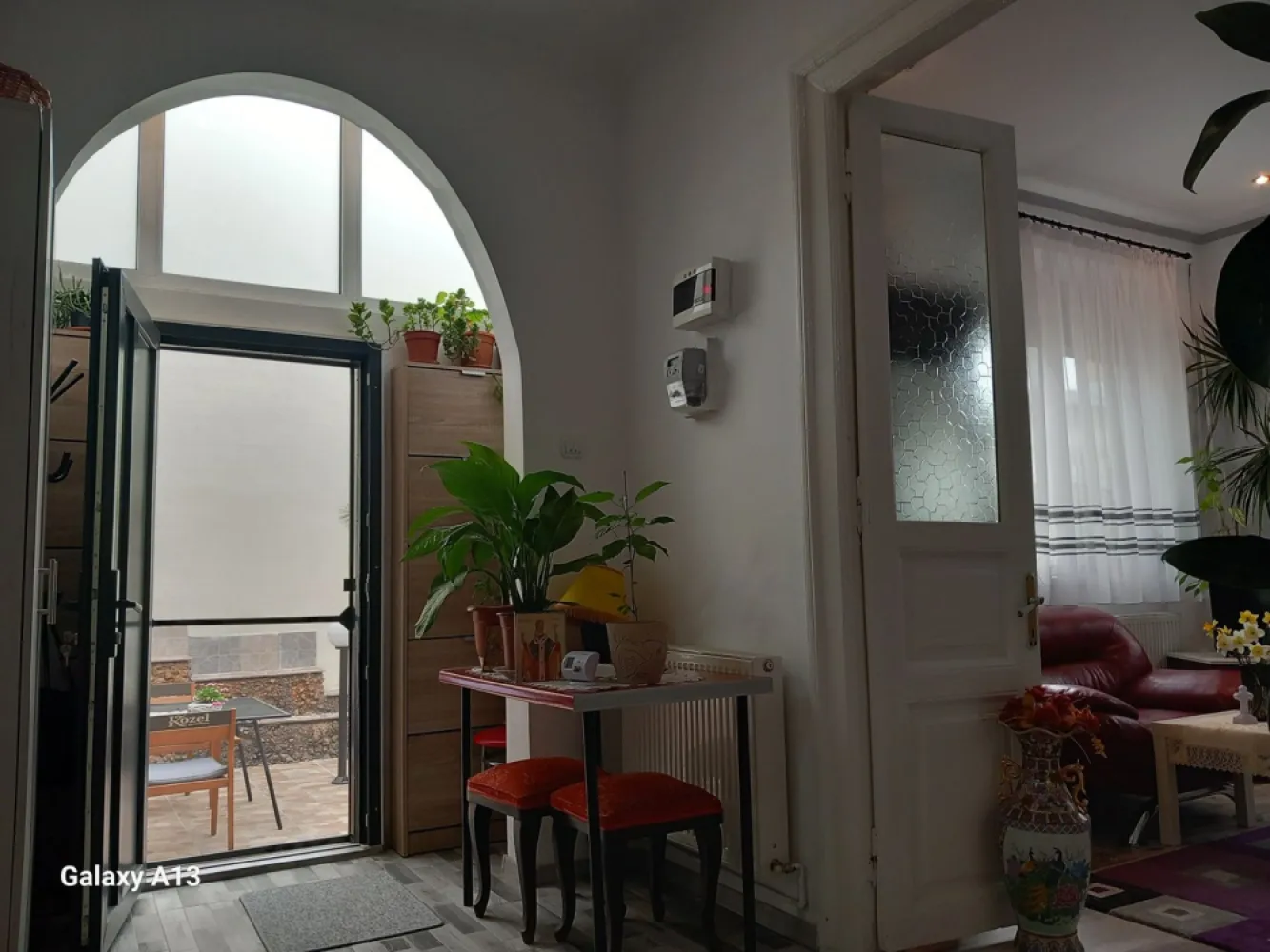 BRASADAS vinde casa curte comuna 3 cam 77mp HALA TRAIAN