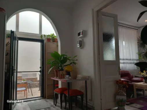 BRASADAS vinde casa curte comuna 3 cam 77mp HALA TRAIAN