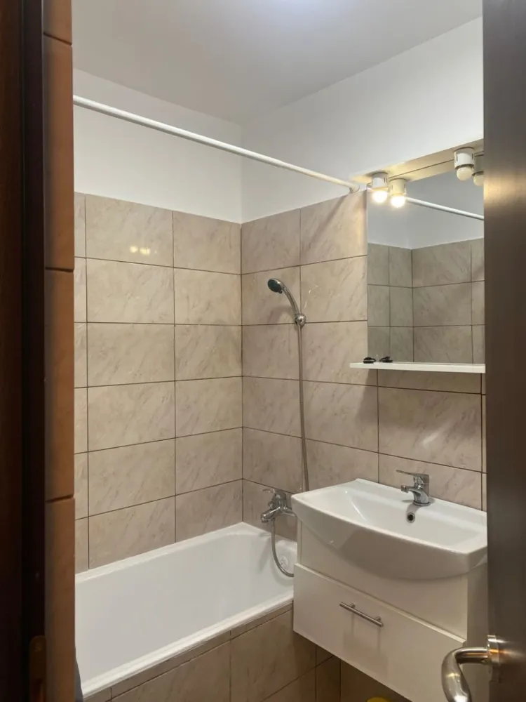BRASADAS închiriază ap 2 Cam Et 7 55mp UNIRII, Cantemir. - Agenția BRASADAS închiriază apartament in zona Unirii, situat pe Bulevardul Dimitrie Cantemir la etajul 7/10. Apartamentul are 55mp, 2 camere, mobilat, utilat, disponibil imediat. Pentru mai multe oferte accesați www.brasadas.com