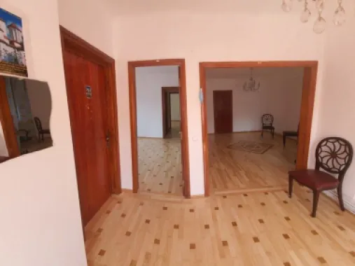 BRASADAS vinde vila interbelica 17 cam 500mp Doamna Ghica.