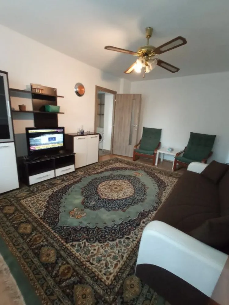 Inchiriez apartament zona Unirii,, Parcul Tineretului - Inchiriez apartament situat pe Bd. Dimitrie Cantemir, mobilat complet cu aragaz, cuptor, frigider, cuptor cu microunde, aer conditionat, balcon, proaspat renovat. Apartamentul este foarte aproape de Piata Unirii la 3 min. de mers pe jos pana la statia de metrou Unirii si la 7 min. de mers pe jos pana la statia de metrou Tineretului. Acest apartament are vedere pe partea din spate a bulevardului deci chiar daca este situat intr-o zona centrala aglomerata beneficiati de liniste in timpul zilei si al noptii. Apartamentul este dotat cu contoare pentru apa rece/calda, contoare pentru caldura si curent, deci platiti doar cat consumati. La doar 2 min. de mers pe jos aveti magazine Profi, Mega Image etc chiar si Dristor Kebap plus alte restaurante. Ofer dar si cer seriozitate! Pentru mai multe informatii va stau la dispozitie DOAR telefonic.