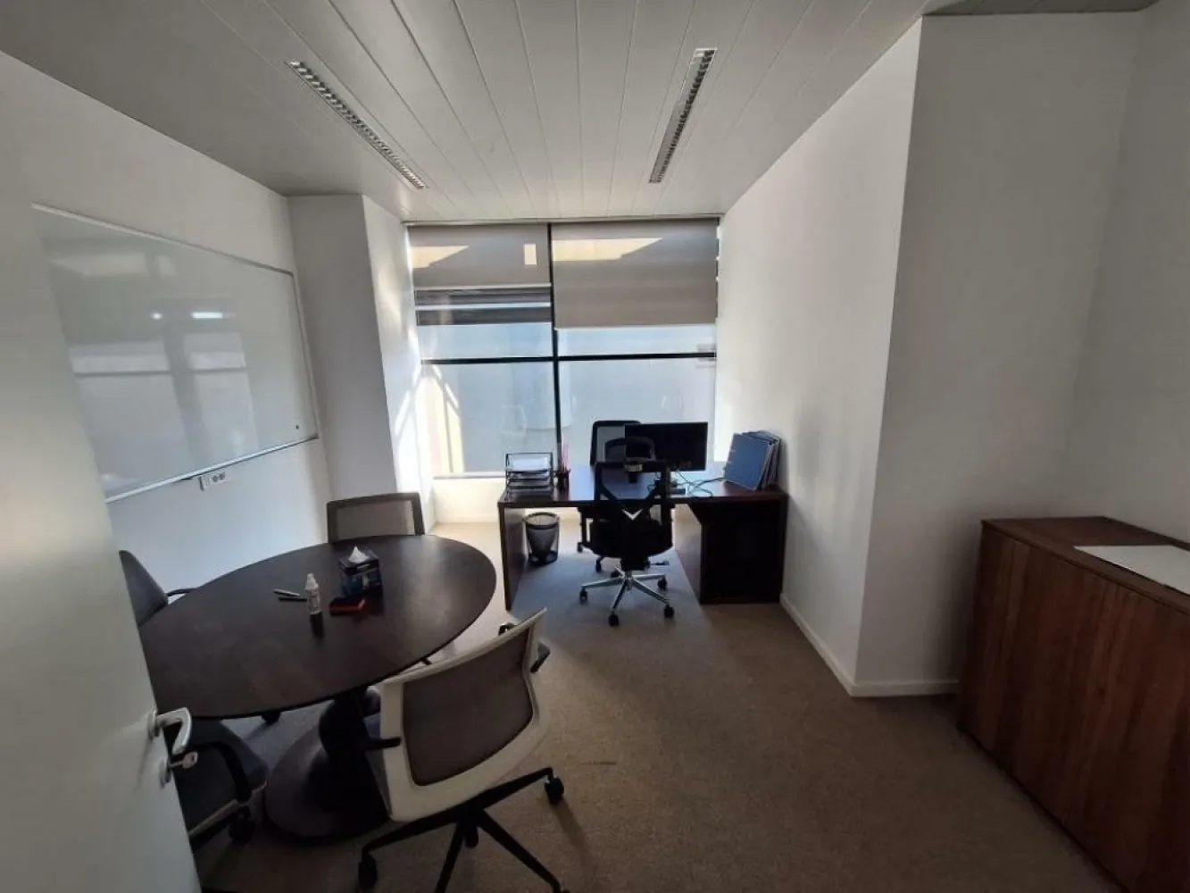Inchiriere spatiu birouri One Herastrau Office - Ofer spre inchiriere spatiu pentru birouri in cladirea One Herastrau Office cu urmatoarele specificatii: Suprafata birou: 246.53 mp; Suprafata terasa: 8.28 mp; Chirie birouri: 14.2 eur + TVA; Chirie terasa: 7.44 eur. Service charge-ul este de 3.88 EUR + TVA/mp.