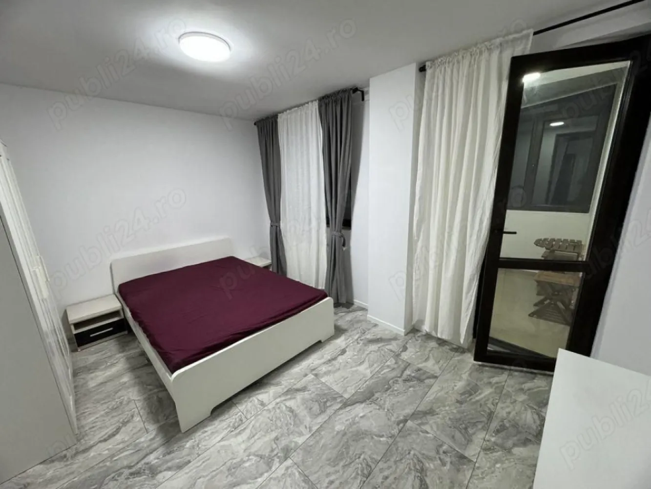 BRASADAS vinde ap 2 cam 2012 decomandat 13 septembrie. - BRASADAS vinde apartament decomandat 2 camere in bloc nou 2012, se vinde utilat si mobilat fix ca in poze! -Centrala termica -Aer conditionat -Bucatarie utilata si mobilata -Masina de spalat -Frigider Cuptor electric + cuptor cu microunde -Balcon -Parcul Sebastian , Kaufland in apropiere, -Scoala 1-8 langa complex -Unirii la 15 min distanta! Pentru mai multe oferte accesați www.brasadas.com.