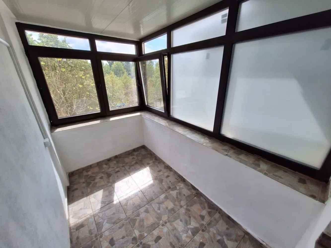 Apartament 2 camere , 81 mp - Închiriere apartament 2 camere Bulevardul Unirii stradal, etajul 1, decomandat, suprafață 81 mp, nemobilat, ideal sediu, birou, locuință, preț închiriere 600 euro