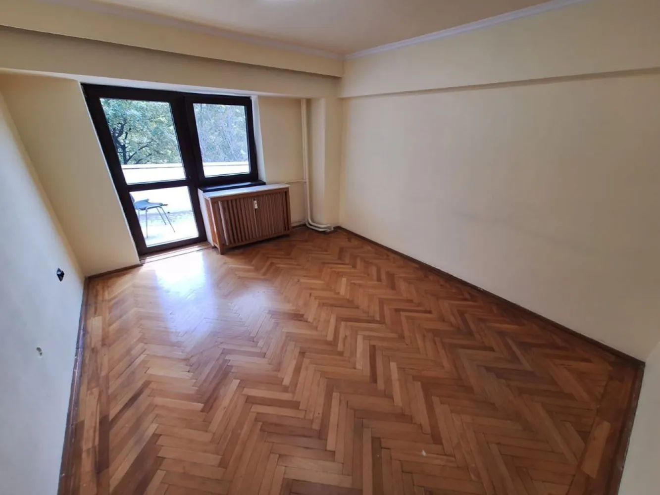 Apartament 2 camere , 81 mp - Închiriere apartament 2 camere Bulevardul Unirii stradal, etajul 1, decomandat, suprafață 81 mp, nemobilat, ideal sediu, birou, locuință, preț închiriere 600 euro