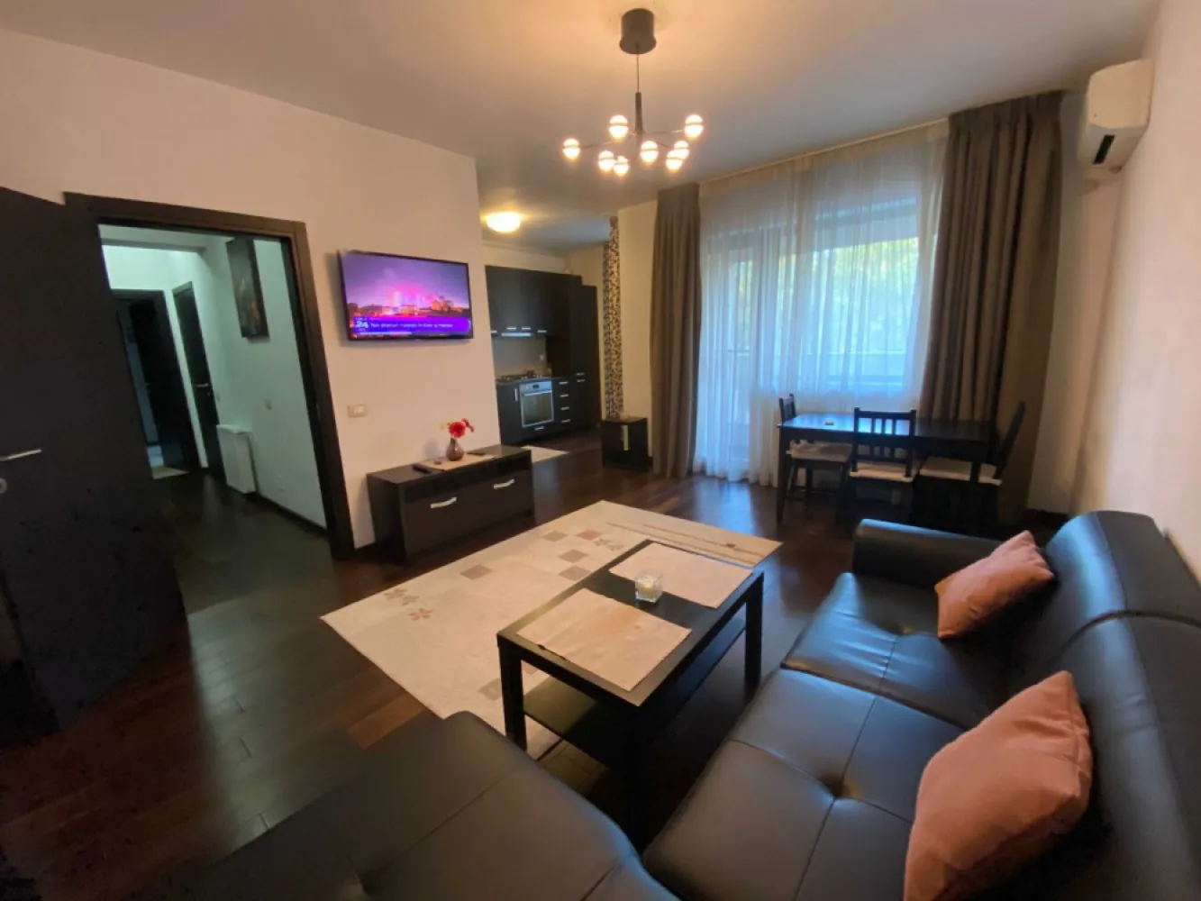 Ag BRASADAS vinde ap 3 cam 2015 et 1 in 19th Residence - Agenția BRASADAS vinde apartament NOU cu 3 camere mobilat lux ETAJ 1/11 în 19th Residence construita in 2015 utilat complet. Aer conditionat in fiecare camera TV led 100cm in fiecare camera -cablu-internet WI-FI Centrala termica Bucatarie utilata: plita,cuptor,hota,frigider,masina spalat vase,cuptor microunde,masina de spalat rufe Geamuri termopan Parchet lemn masiv trafic intens Coltar piele living Masuta pentru cafea Balcon Usa metalica Dressing foarte mare Mocheta hol si dormitoare Doua bai La 100m de metrou Grozavesti,Carrefour Orhideea, Coafor la parter, Restaurant la 50m Acces rapid catre centru si mijloace de transport,tramvai,RATB, Piata Crangasi la 300m Pod Basarab la 50m Parc Politehnica la 300m Interfon, Bloc monitorizat video non stop Contoare gaz, apa Costuri intretinere mici Zona linistita Pentru mai multe oferte accesați www.brasadas.com.