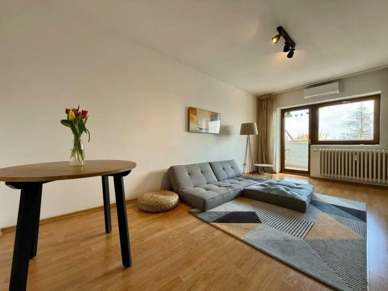 Apartament 2 Camere Unirii 60 mp - Apartament 2 camere spatios, bine intretinut, zona verde, ultracentral pe bulevardul Unirii.