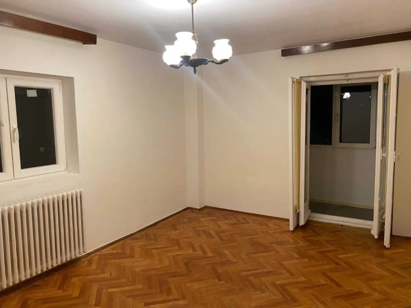 2 cam Universitate Magheru Batistei - Ofer spre inchiriere apartament 2 camere la Universitate Batistei nemobilat. Se poate si mobila. Pentru firma sau locuit. Parchet, balcon Disponibil imediat