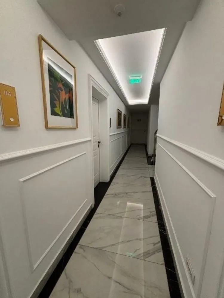 Apt 2 cam Victoriei, design interbelic şi finisaje de lux.