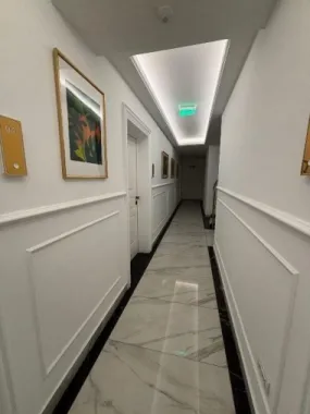 Apt 2 cam Victoriei, design interbelic şi finisaje de lux.