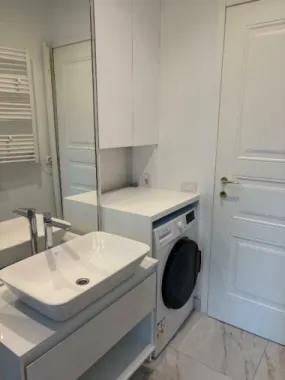 Apt 2 cam Victoriei, design interbelic şi finisaje de lux.