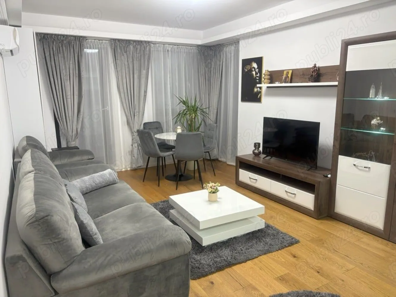 BRASADAS închiriază apt 2 cam 60mp 2024 Et 2/5 ULTRACENTRAL. - Agenția BRASADAS închiriază apartament 2 camere NOU, constructie 2024 in complex rezidential, cu suprafata utila de 60mp in zona ultracentrala, zona foarte linistita, mobilat de lux, 2 grupuri sanitare, terasa mare, incalzire in pardoseala, bucatarie dotata, plita gaz, cuptor electric, cuptor microunde, combina frigorifica, masina spalat cu uscator, multiple dotari. Apartamentul este in proxima apropiere a Palatului Parlamentului, ministere, Piata Unirii, cu acces imediat la zonele de interes si mijloacele de transport in comun. www.brasadas.com.