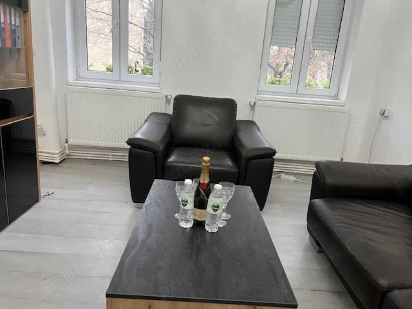 Ag BRASADAS închiriază BIROU 2 cam etaj 1 Calea Victoriei. - Agenția BRASADAS închiriază BIROU 2 camere, 60m2, ULTRACENTRAL sector 1 , Calea Victoriei in vila fara bulina, ideal firma, et. 1, mobilat, centrala proprie,renovat, + loc parcare 20mp in curte , cu garantie . Pentru mai multe oferte accesați www.brasadas.com.