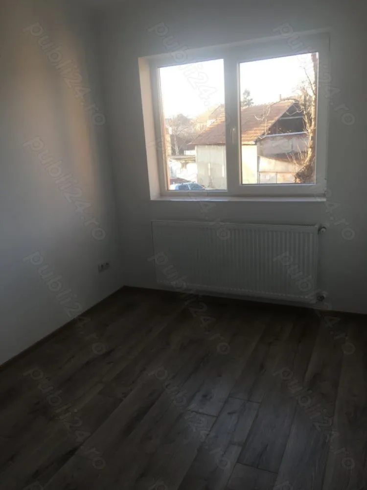 BRASADAS vinde ap 3 cam RENOVAT etaj 1/4 zona 14 Mai. - Agenția imobiliara BRASADAS vinde apartament cu 3 camere la etajul 1/4 recent renovat tot intreriorul este nou ! Geam termopan , parchet,centrală . merita văzut! Carter foarte liniștit magazine ,stație autobuz la 5 minute ! www.brasadas.com.