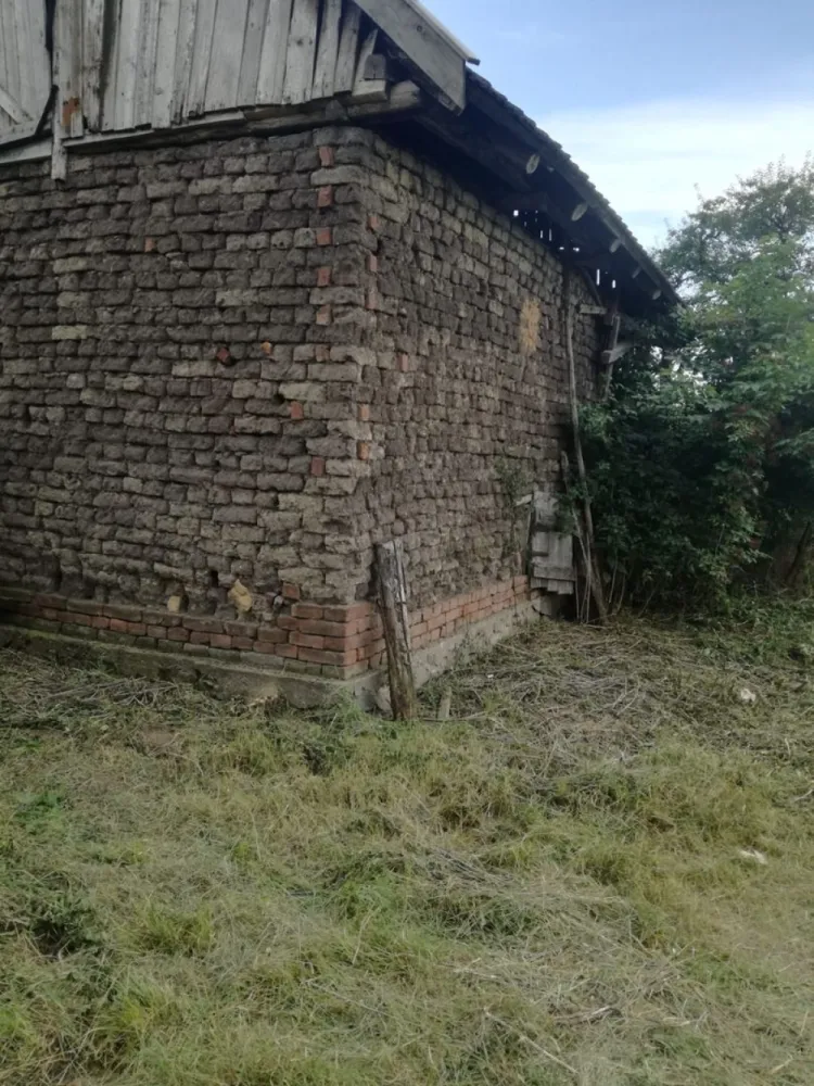 Ag BRASADAS vinde casa LOCUIBILA 3 cam teren 5.000 mp HOREA. - Agenția BRASADAS vinde casa individuala cu 3 camere si teren aferent de 5.000 mp. în localitatea Horea din județul Satu Mare. Casa este LOCUIBILA. www.brasadas.com.