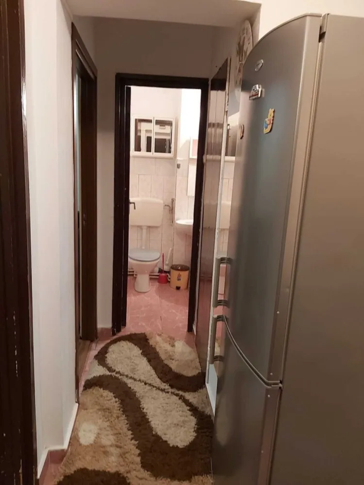 BRASADAS vinde ap 2 cam etaj 4/4 in Micro 14. - Agenția BRASADAS vinde apartament cu 2 camere, decomandat etaj 4/4 bloc din caramida 37mp . Situat în Micro 14 str Dariu Pop. Apartamentul se vinde mobilat. www.brasadas.com.