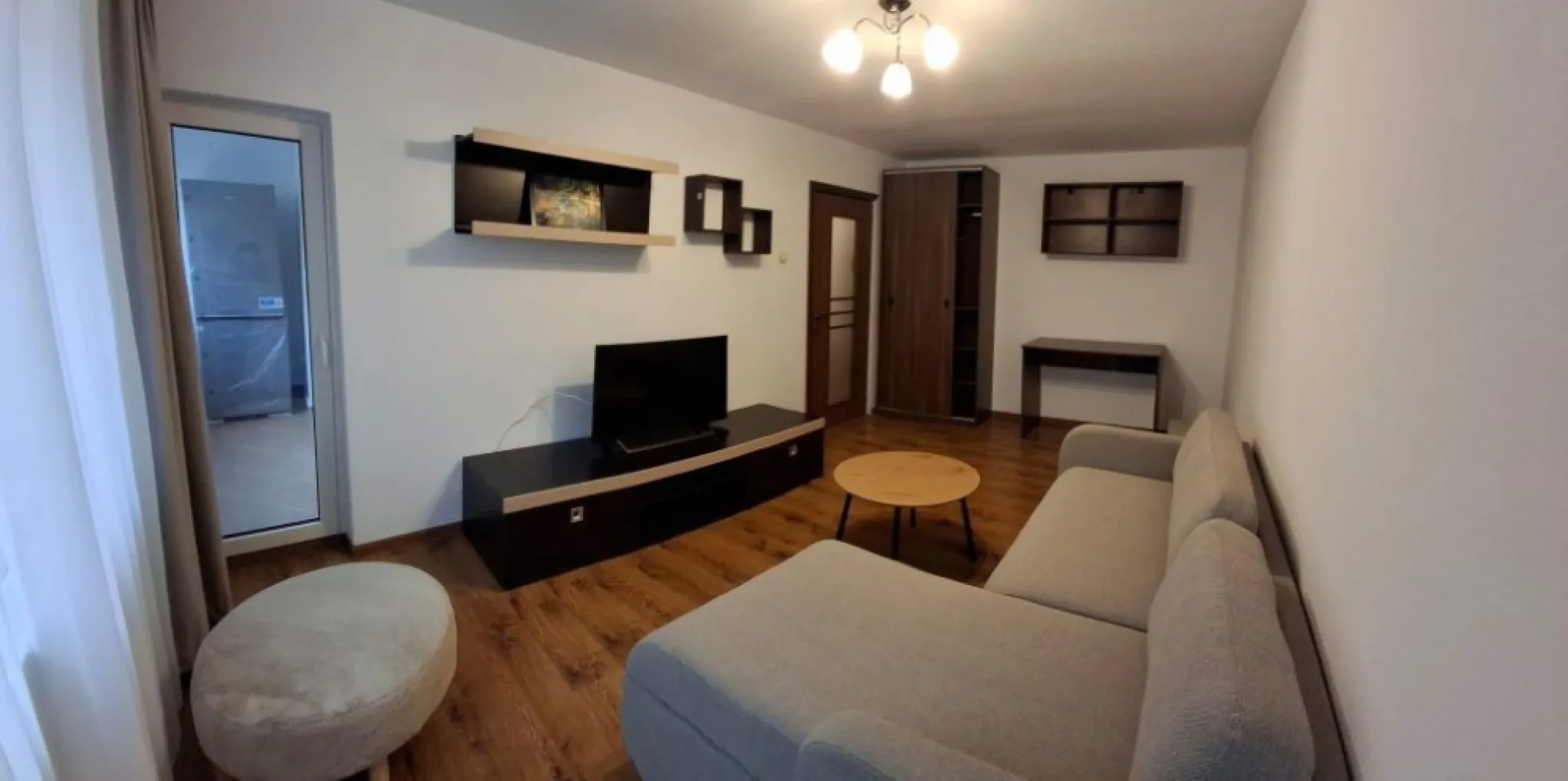 Inchiriez ap.2 cam Tei, Obor. - Prima inchiriere. Ap.este renovat și mobilat complet. Bloc anvelopa, scara foarte curata. Apartamentul este la etajul 2/8, bloc din 1982. Cu vedere pe spate, intrarea se face din strada Teiul Doamnei ( cartier Colentina). Statie STB în fata scării, aproape de metrou Obor și Stefan cel Mare. Se poate ajunge ușor în zona business Pipera. Aproape de parcul Tei și Plumbuita. Merita vizionat, nu veți regreta! Proprietar, nu colaborez cu agenții.
