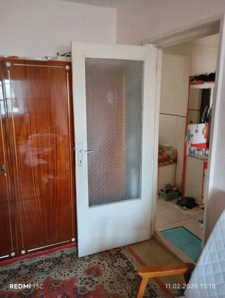 Schimb ap.3 camere decomandat et . 2 . M17 cu ap. 3 camere parter - Schimb apartament 3 camere decomandat etaj 2 , 2 balcoane închise + boxă - beci , 60 mp , M17 , apartament de mijloc, cu apartament 3 camere parter în M17, Carpați, soarelui, fabrica de pâine - Careiului, Satu Mare . Inf.la telefon