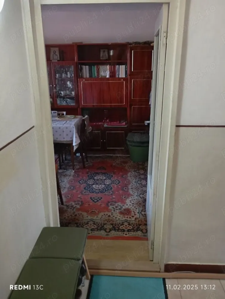 Schimb ap.3 camere decomandat et . 2 . M17 cu ap. 3 camere parter - Schimb apartament 3 camere decomandat etaj 2 , 2 balcoane închise + boxă - beci , 60 mp , M17 , apartament de mijloc, cu apartament 3 camere parter în M17, Carpați, soarelui, fabrica de pâine - Careiului, Satu Mare . Inf.la telefon