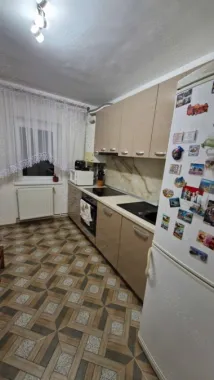 Vând apartament