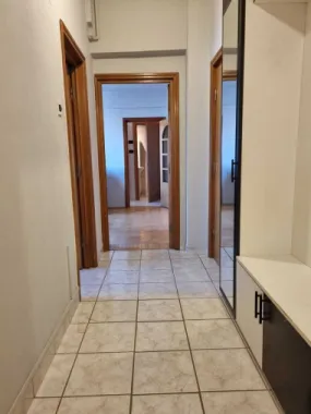 Apartament cu 2 camere de inchiriat in zona centrala +terasa de 9 m