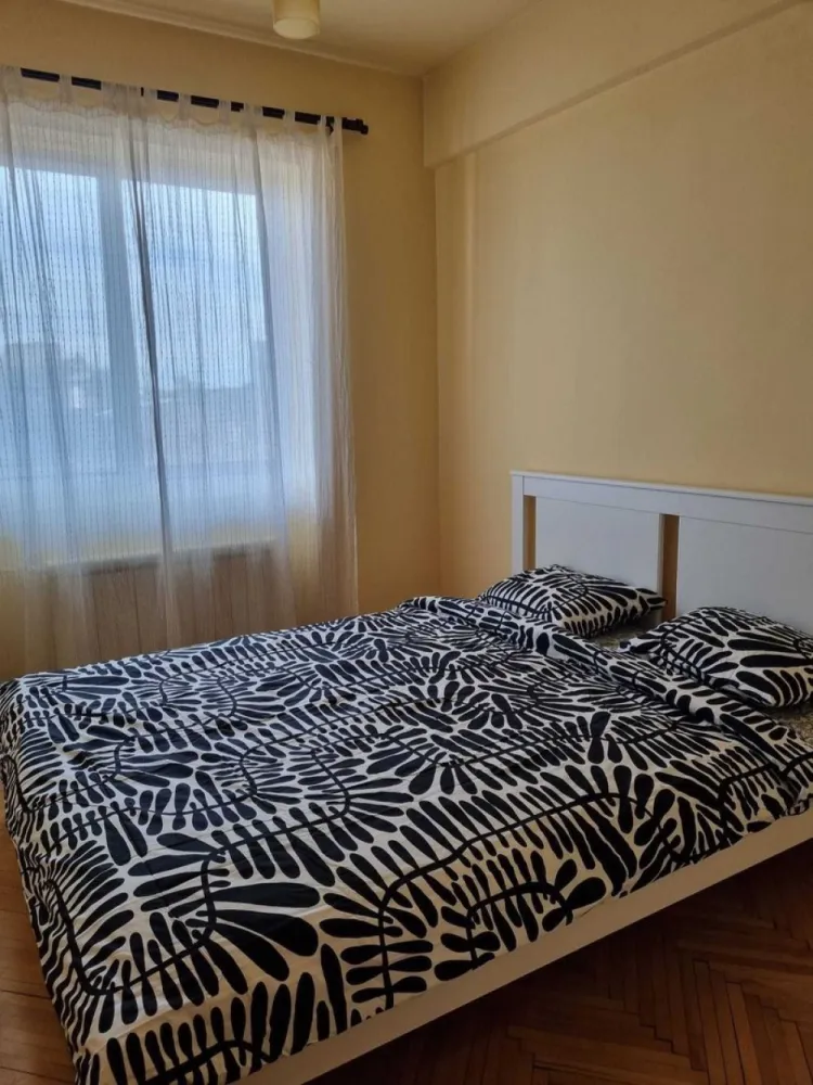 Apartament cu 2 camere de inchiriat in zona centrala +terasa de 9 m