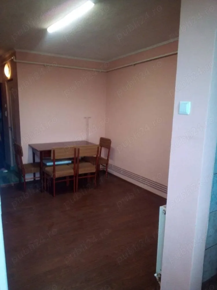Ag BRASADAS vinde gars OSTROVULUI 27mp etajul 4/4. - Agenția BRASADAS vinde garsoniera pe Ostrovului la etajul 4/4 compusa din hol, baie, balcon, camera si bucatarie cu centrala termica cu suprafata de 27mp. www.brasadas.com.