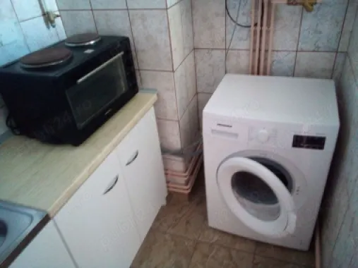 Ag BRASADAS vinde gars OSTROVULUI 27mp etajul 4/4.
