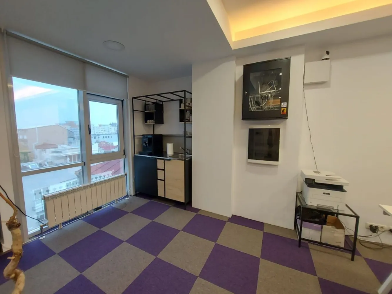 Ag BRASADAS închiriază BIROU 171mp Et 6 si 7 zona ROMANA. - Agenția BRASADAS închiriază spatiu pentru BIROU etajele 6 si 7 tip DUPLEX, suprafata utila de 171mp si terasa 196mp cu vedere panoramică, aer conditionat si centrala termica proprie. Suprafata utila este 171mp si terasa 196mp. Se inchiriaza semimobilat cu finisaje moderne si 2 grupuri sanitare, personal la poarta pentru corespondența, locuri de parcare tip Klaus.