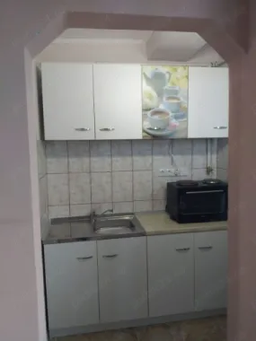 Ag BRASADAS vinde gars OSTROVULUI 27mp etajul 4/4.