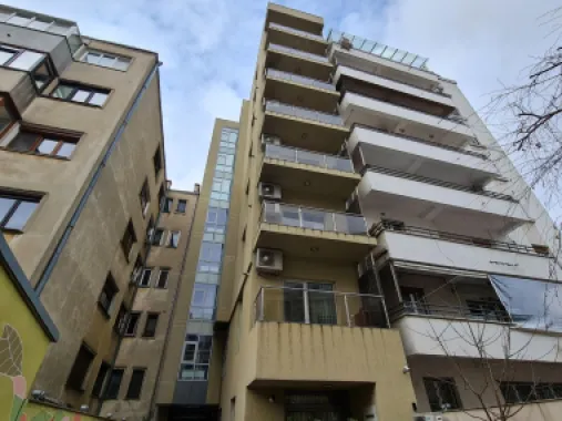 Ag BRASADAS închiriază BIROU 171mp Et 6 si 7 zona ROMANA.