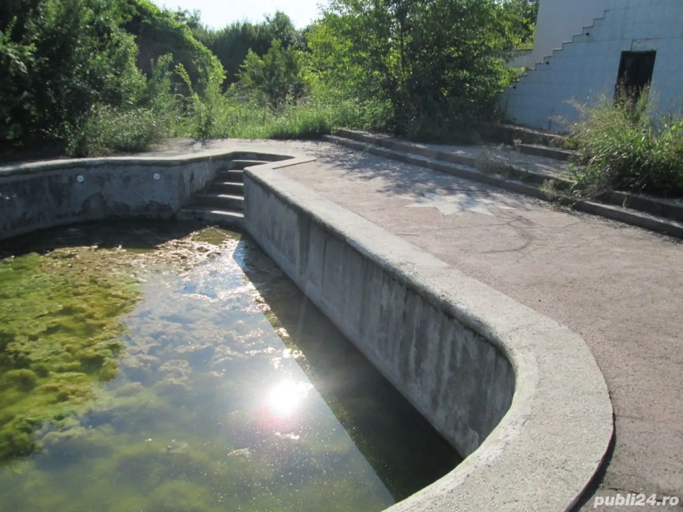 Vand Vila si teren cu deschidere la lac (5128mp)