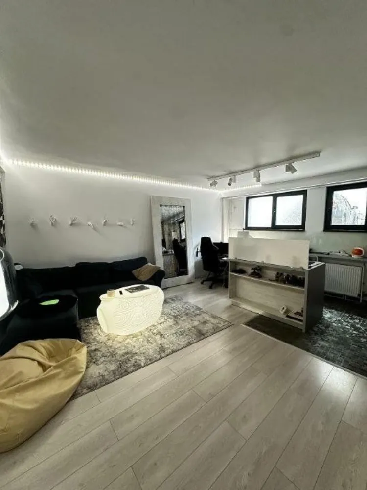 Ag BRASADAS vinde Ap 2 cam DEMISOL 2016 + Garaj DOROBANTI. - Agenția BRASADAS vinde apartament cu 2 camere in zona Dorobanti/Floreasca, in bloc tip Boutique, P+3 (7 apartamente total), an constructie 2015, foarte luminos, spatios, bine compartimentat, living openspace, debara cu spatiu de depozitare amenajat. Se vinde MOBILAT, UTILAT, jaluzele interioare si exterioare aluminiu automate, alarma apartament, sistem de iluminare Philiphs HUE si detine un loc de PARCARE in subteran, care se poate achizitiona separat (15000 eur). Pentru mai multe oferte accesați www.brasadas.com.