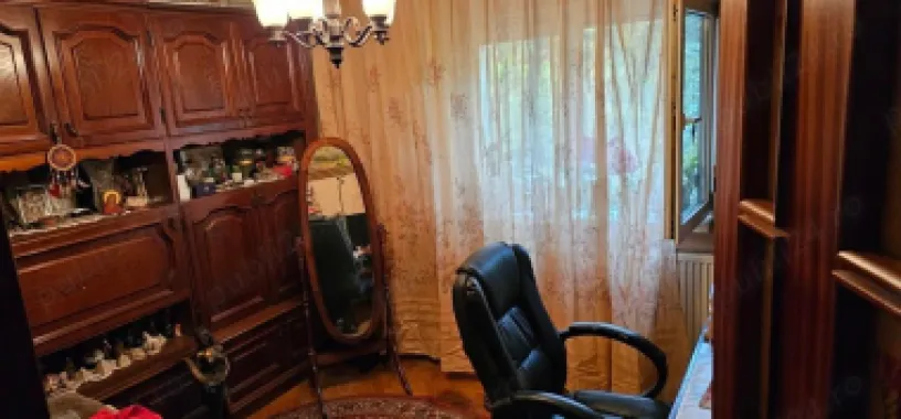 Apartament 4 camere, decomandat. Sector 1