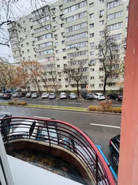 Vanzare apartament 3 camere