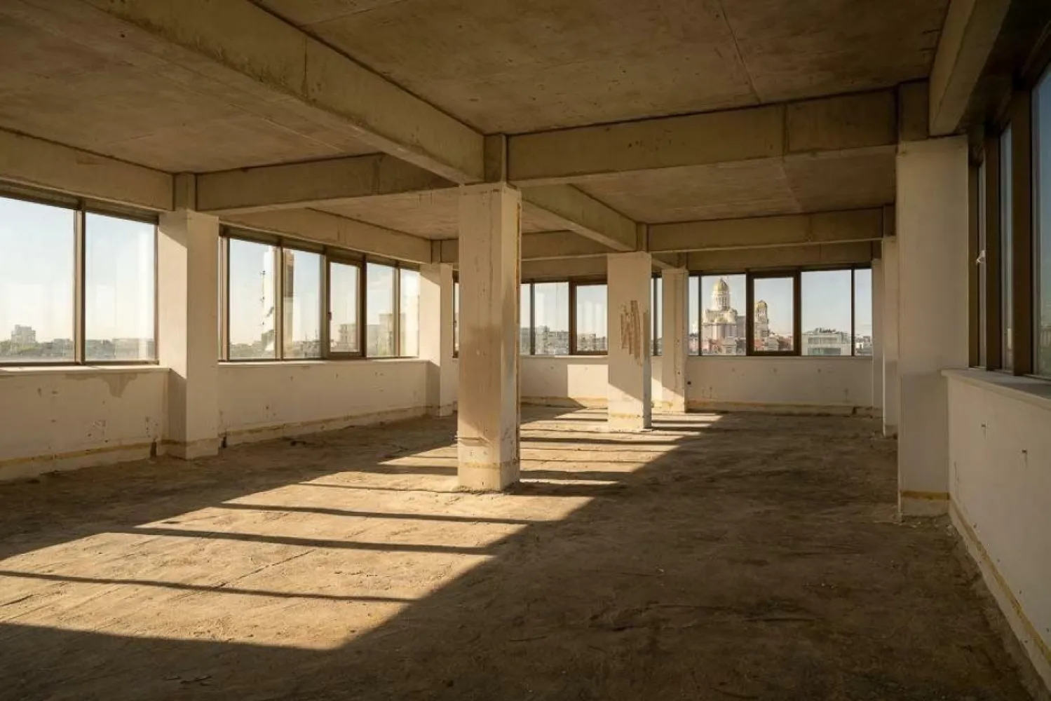 Penthouse lux ultracentral etaj 7 Opera Cotroceni - Penthouse 300 mp plus terasa deasupra de 200 mp cu vederi spectaculoase asupra Bucurestiului. Spatiul este necompartimentat si poate fi amenajat la cerere.