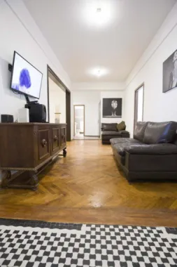 De vanzare Apartament cu 4 camere si dependite- Ultra central- strada sepcari 9