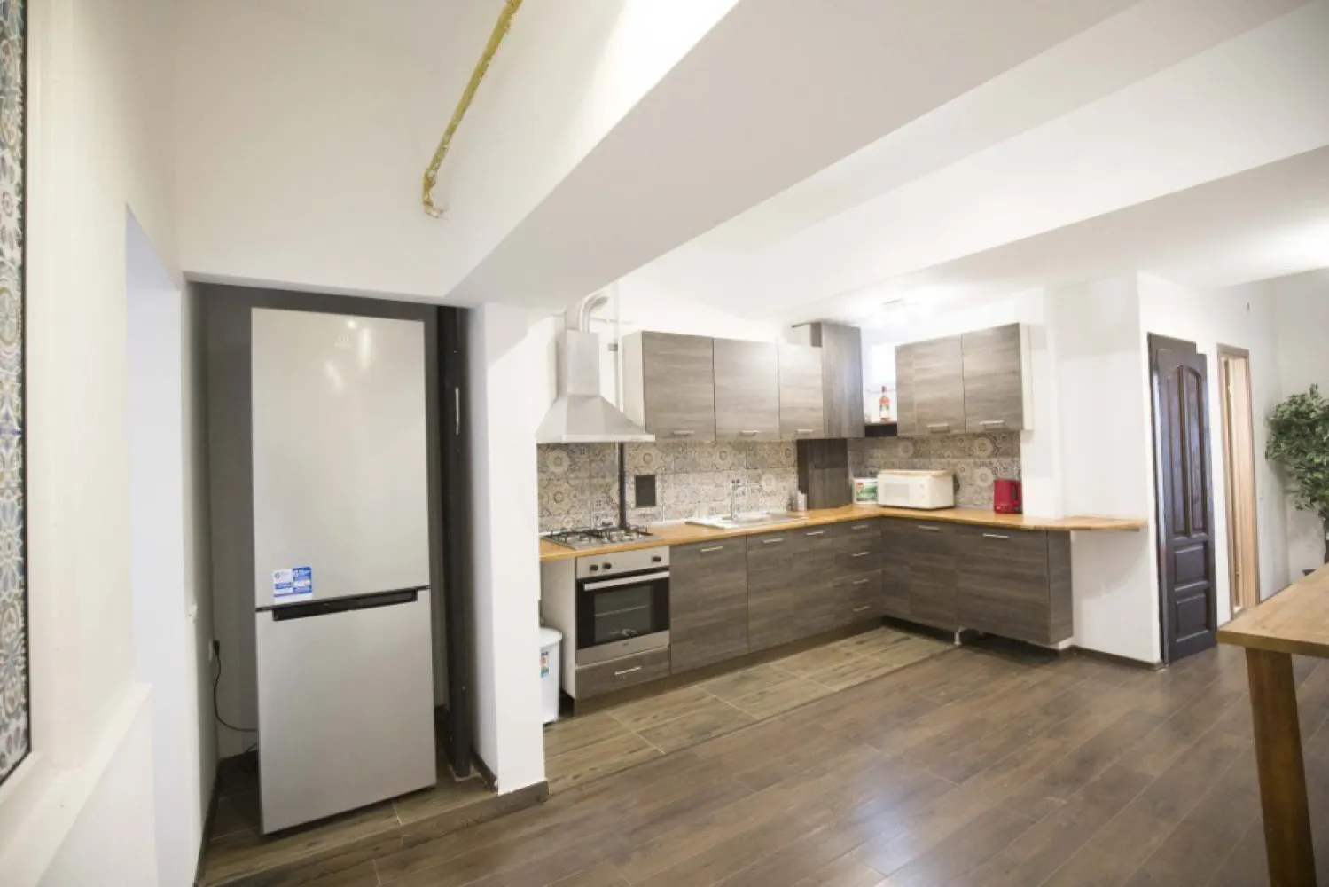 De vanzare Apartament cu 4 camere si dependite- Ultra central- strada sepcari 9