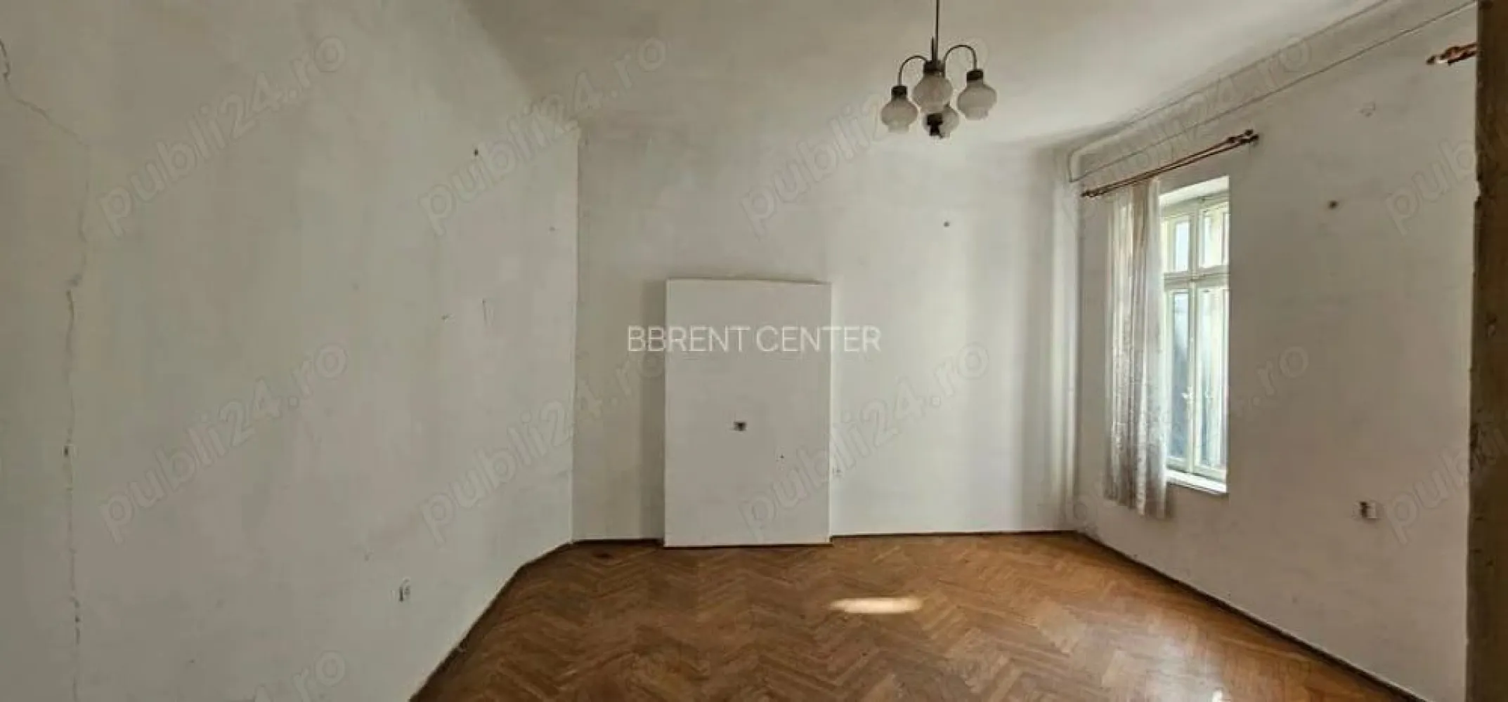 Proprietate exceptionala - Armeneasca - Cercului 2A - Proprietate de exceptie ( casa + teren), zona Armeneasca, strada Cercului 2A. - casa- constructie 1928 - 321 mp utili ( 516 mp construiti) + teren - 541 mp - raritate pentru întreaga zona. Casa este dispusa pe subsol + demisol+ parter+ pod, separat exista o pivniță de 80 mp. Extrem de versatila, proprietatea poate fi renovata și pretabila pentru spatiu rezidential sau orice alta activitate liberala ( cabinet avocat, notarial, medical,restaurant, etc). Extrem de atractiv pentru in investitor, exista un studiu istoric și un proiect de dezvoltare pentru un imobil nou - P+3, care poate fi predat viitorilor proprietari. Deschiderea terenului este foarte generoasa, de 15 ml la strada Cercului. Exista contracte de utilitati, iar proprietatea nu a avut niciodată probleme juridice ( a fost permanent în proprietatea privata)