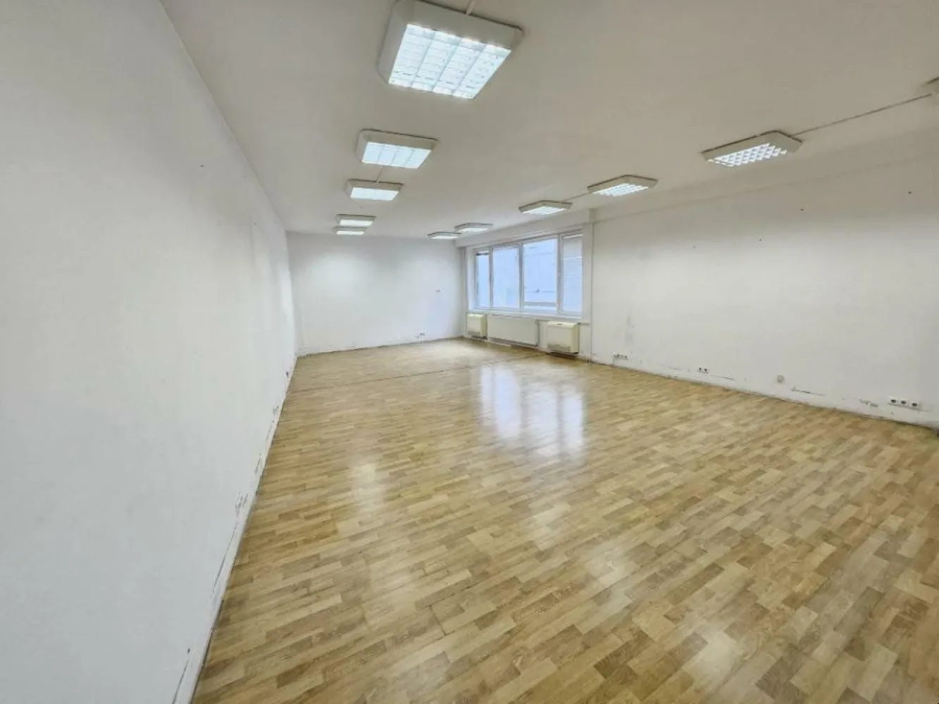 Ag BRASADAS închiriază vila cu 22 camere Piata Universitatii